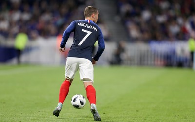 ROR电竞热评-久保建英吊射空门得手轻松